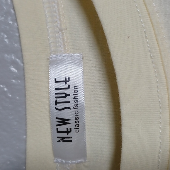 New style yellow shirt - Picture 4 of 5